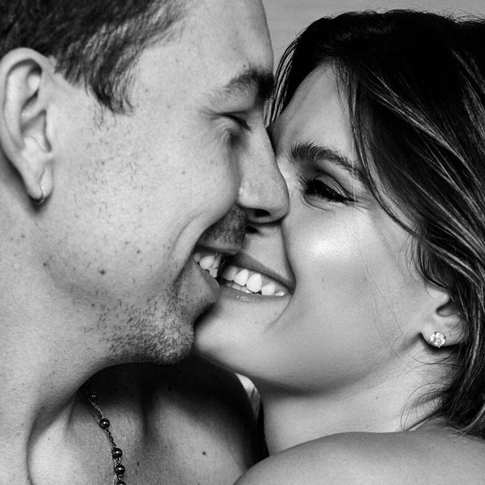 Dia dos Namorados: casais famosos contam como foi o primeiro beijo (Foto: Instagram/Reprodução) — Foto: Glamour