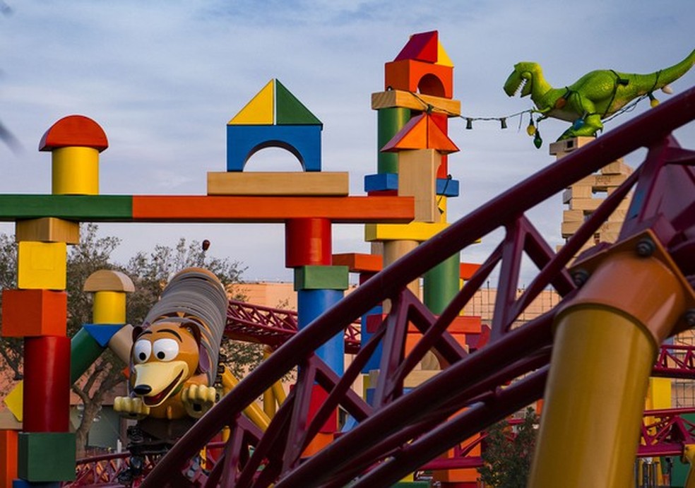 Nova área do Toy Story, na Disney, vem sendo construída há três anos e será inaugurada no dia 30 de junho deste ano (Foto: Matt Stroshane / Disney) — Foto: Glamour