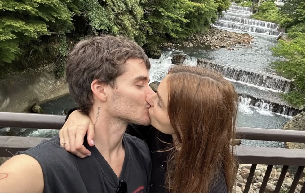Sasha postou foto beijando João neste sábado (22) — Foto: Reprodução/Instagram