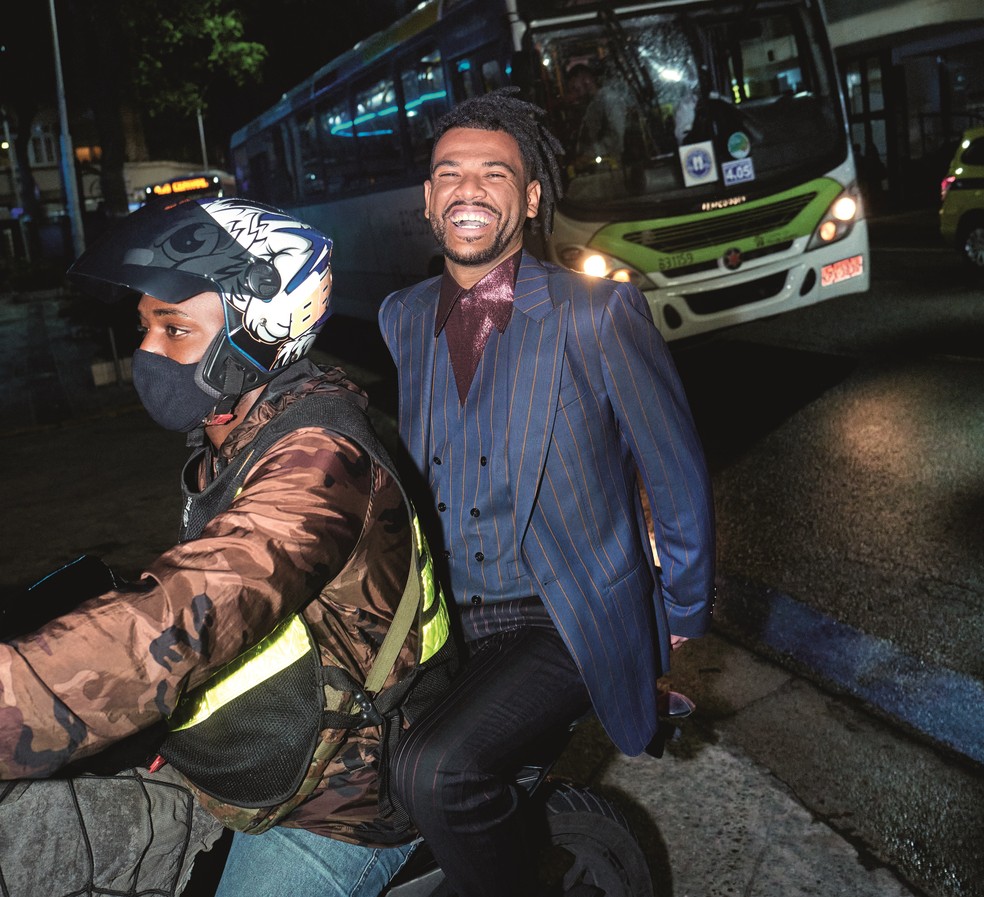 Rene Silva: "Existem várias favelas dentro da favela. Que essa violência também é uma realidade dentro desses territórios, mas não só” — Foto: Pedro Dimitrow/Acervo GQ