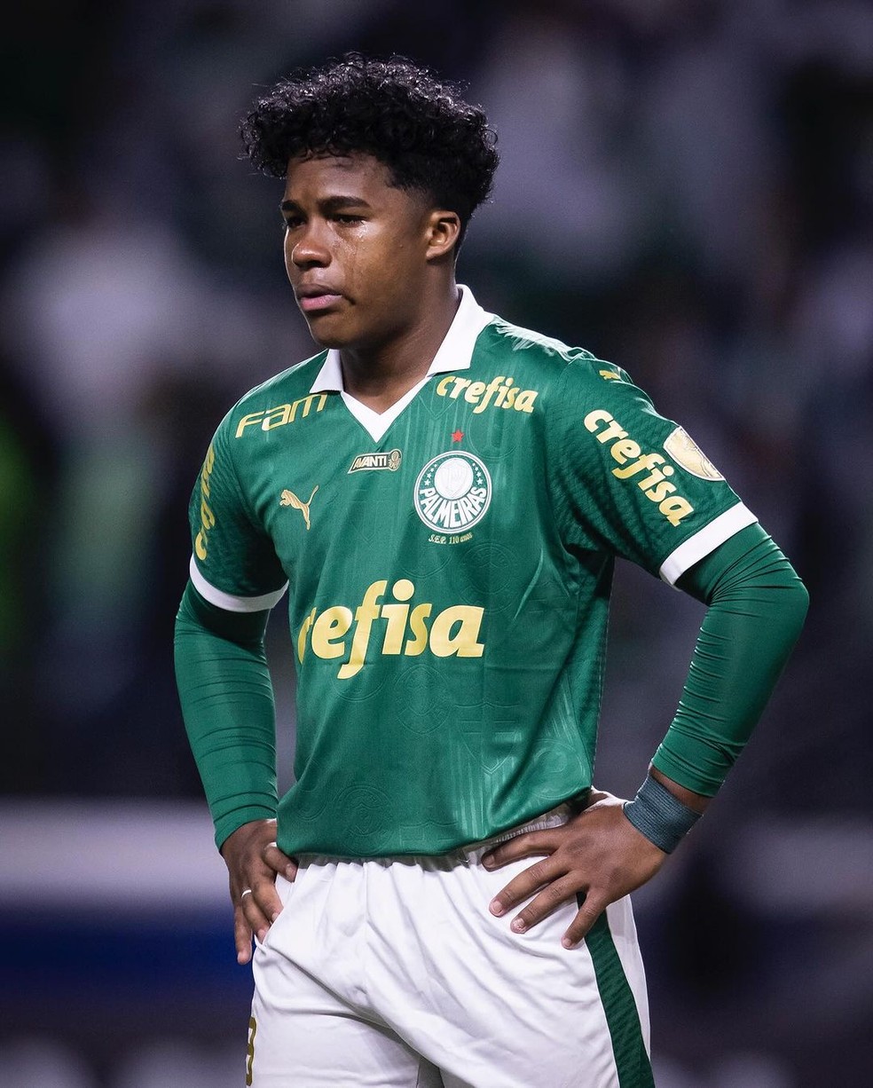 Endrick não segura as lágrimas em sua despedida pelo Palmeiras — Foto: Reprodução Instagram