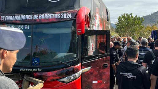 Ônibus da dupla César Menotti e Fabiano se envolve em acidente em rodovia de MG