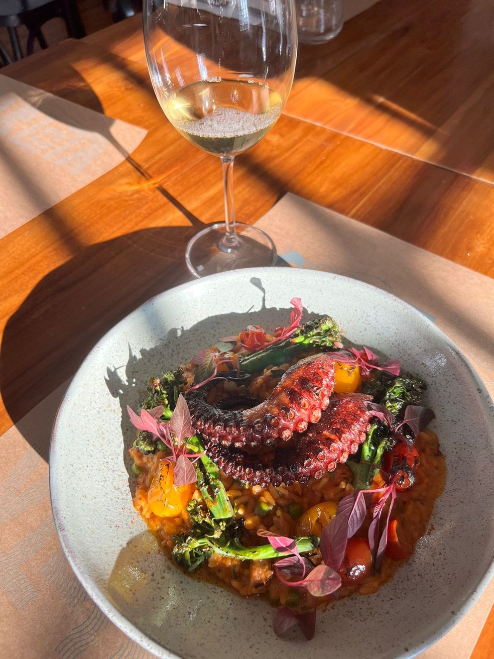 Arroz de Polvo com Tomates Tostados de Carla Pernambuco — Foto: Acervo pessoal