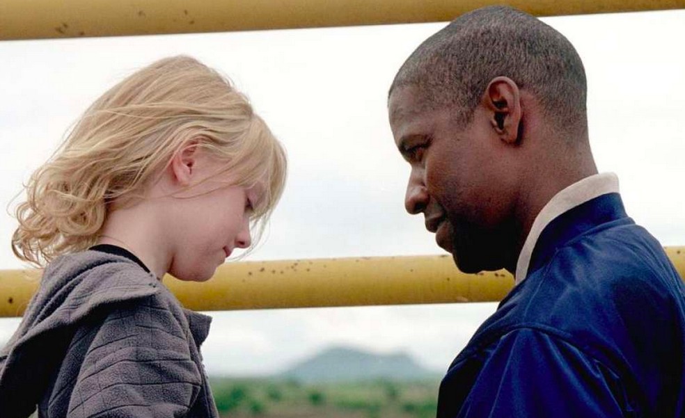 Denzel Washington e Dakota Fanning em Chamas da Vingança (2004) — Foto: Reprodução