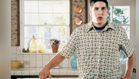 Atriz revela reação ao ver 'American Pie', clássico teen protagonizado por seu marido