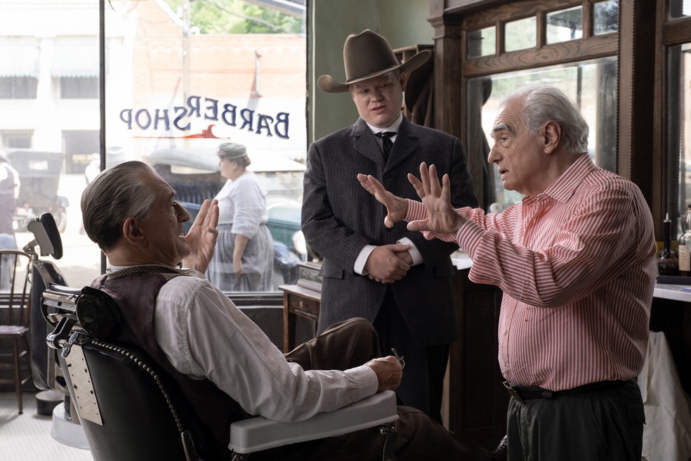 Martin Scorsese dirige Robert De Niro e Jesse Plemons em cena de "Assassinos da Lua das Flores" — Foto: Divulgação/AppleTV+