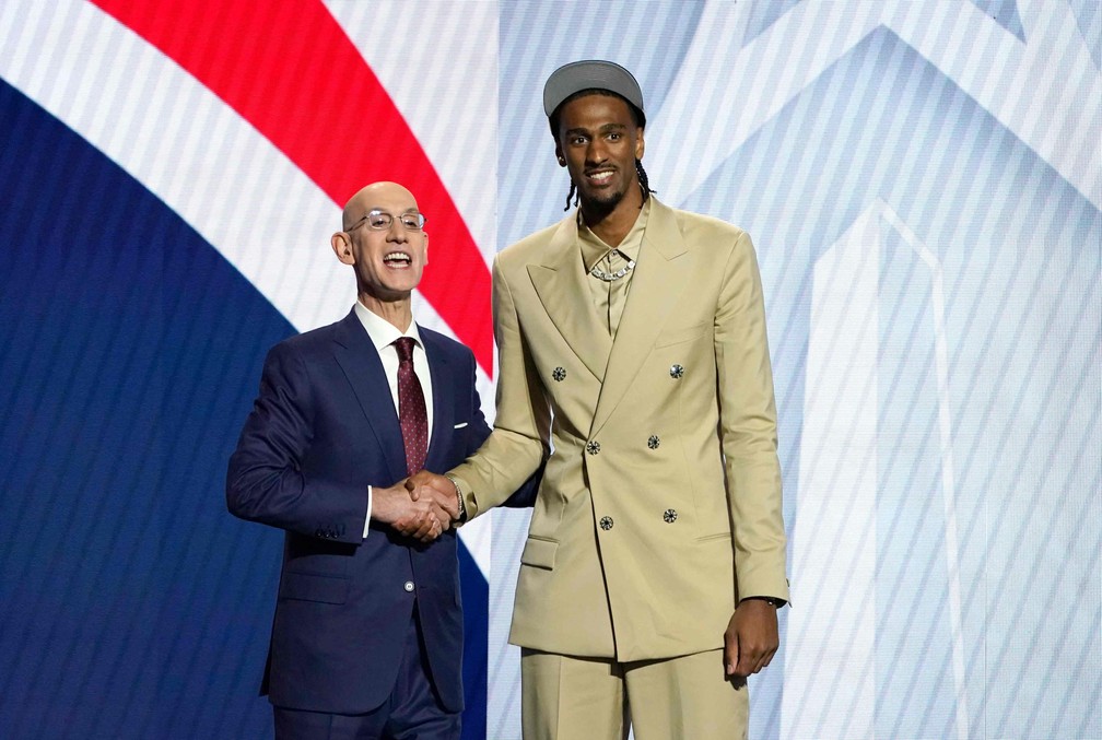 Sarr, segunda escolha do Draft — Foto: TIMOTHY A. CLARY / AFP