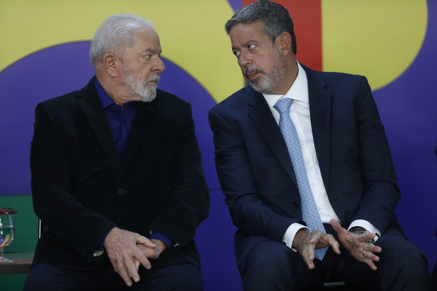 O presidente Luiz Inácio Lula da Silva e o dirigente da Câmara dos Deputados, Arthur Lira (PP-AL)