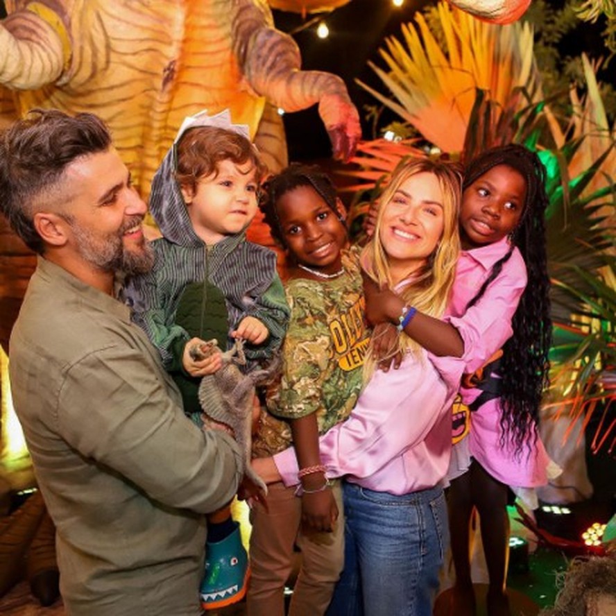 Bruno Gagliasso, Giovanna Ewbank e os filhos, Títi, Bless e Zyan