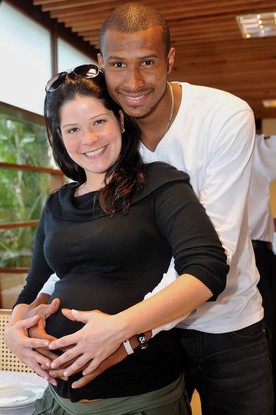 A atriz Samara Felippo e o jogador Leandrinho Barbosa, em 2009, época em que aguardavam o nascimento da filha
