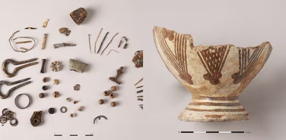 Castelo de l'Hermine: Entre os objetos encontrados estão joias, ferramentas de trabalho, vasos e tigelas. — Foto: INRAP
