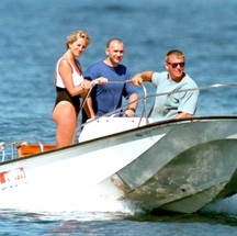 Em julho de 1997, Lee cuidou do filho do empresário Mohamed Al-Fayed e o da princesa Diana enquanto eles passavam férias em um iate — Foto: Reprodução