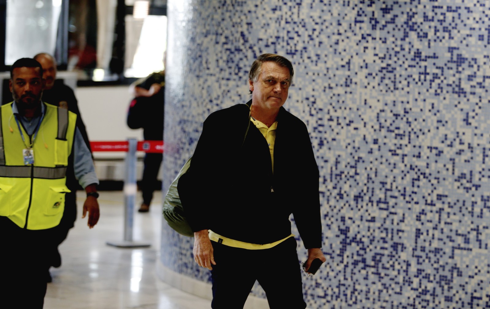 Jair Bolsonaro desembarca no Rio de Janeiro para aguardar o futuro político — Foto: Fabiano Rocha / Agência O Globo