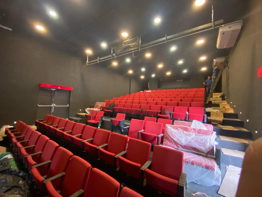 O Teatro Ziembinski será reinaugurado nesta sexta-feira