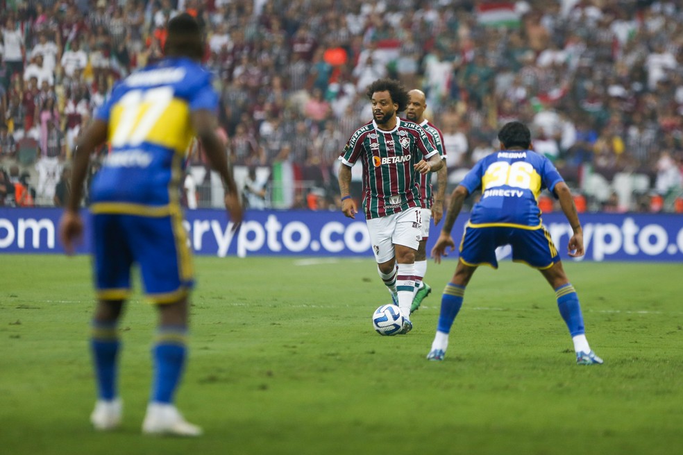 Marcelo em campo na final da Libertadores entre Fluminense e Boca Juniors — Foto: Guito Moreto / Agência O Globo