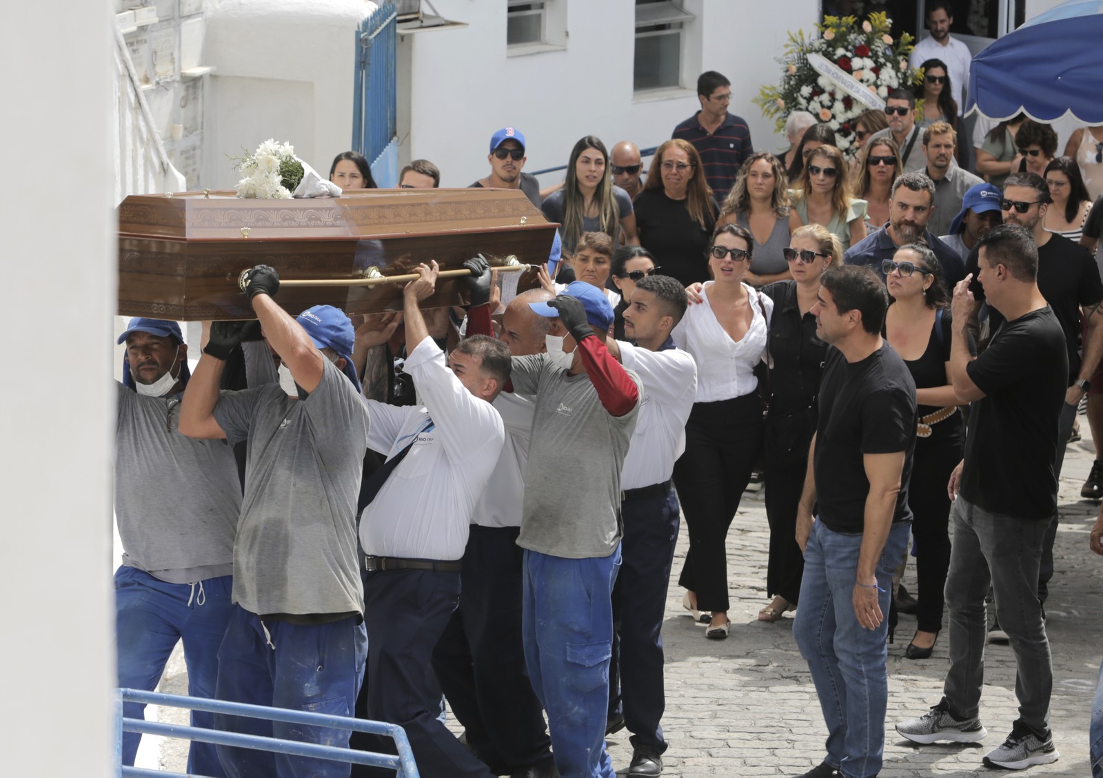 Velório e sepultamento de Rodrigo Marinho Crespo, no Cemitério São João Batista, em Botafogo. — Foto: Fabio Rossi / Agência O Globo