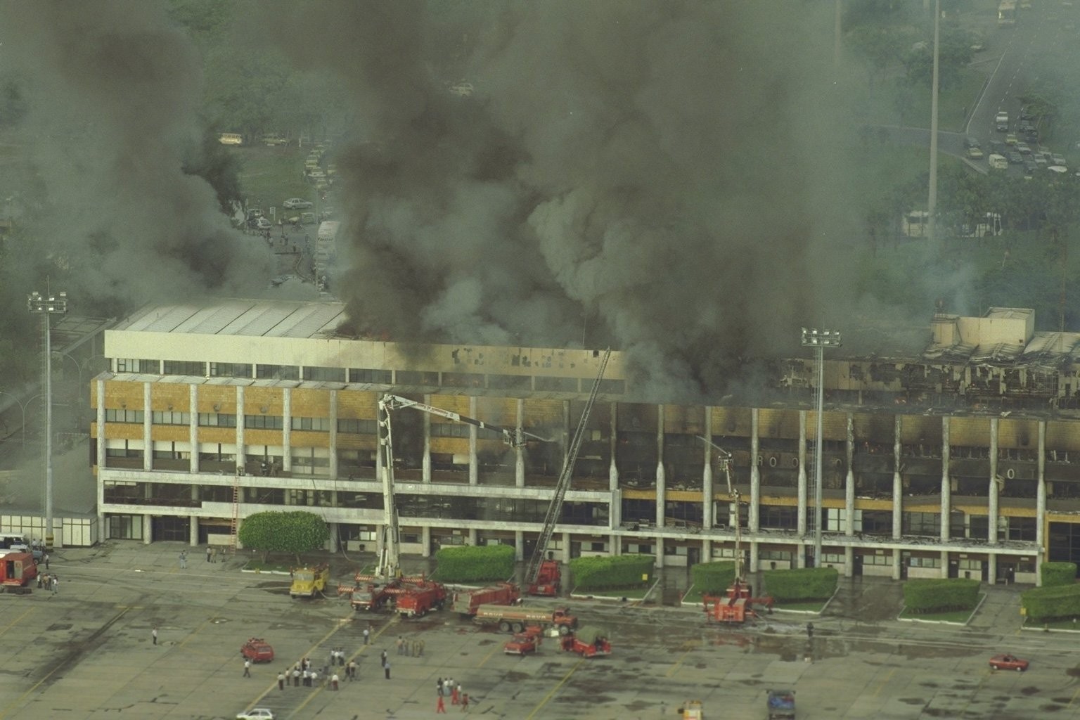 Incêndio no aeroporto Santos Dumont, em 1998 — Foto: Acervo O Globo