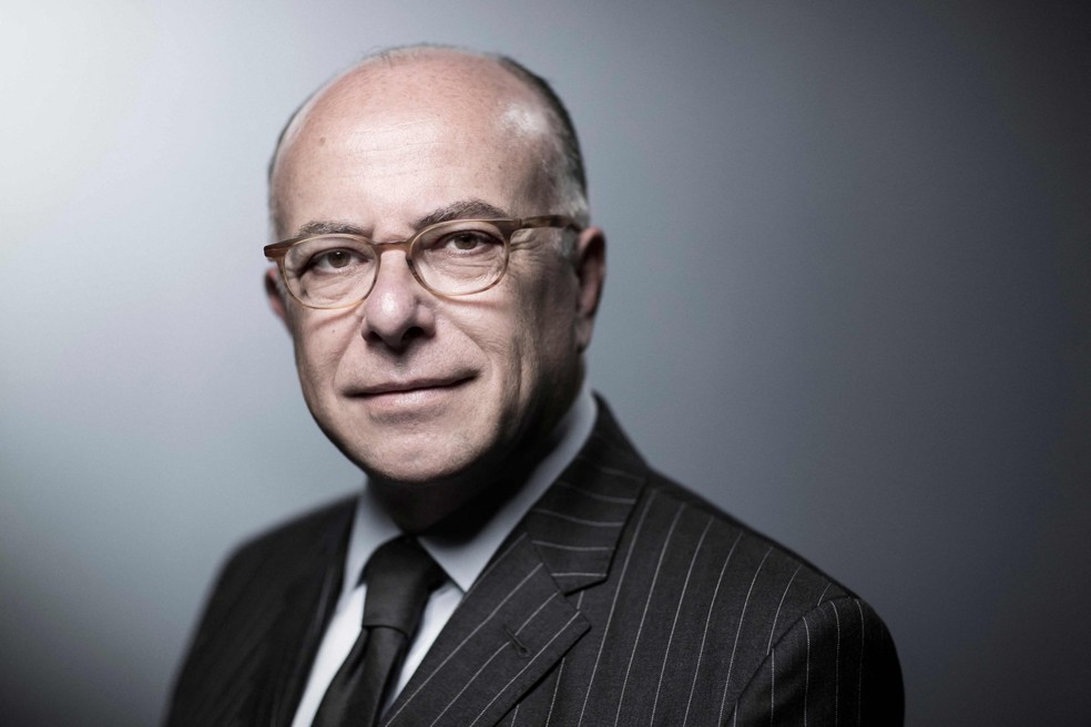 Bernard Cazeneuve, ex-primeiro ministro socialista da França durante governo de François Hollande — Foto: AFP