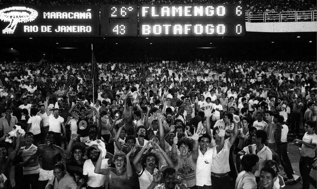 Torcida do Flamengo vai ao delírio. Quase uma década depois, a vingança veio. — Foto: Jorge Marinho / Agência O Globo