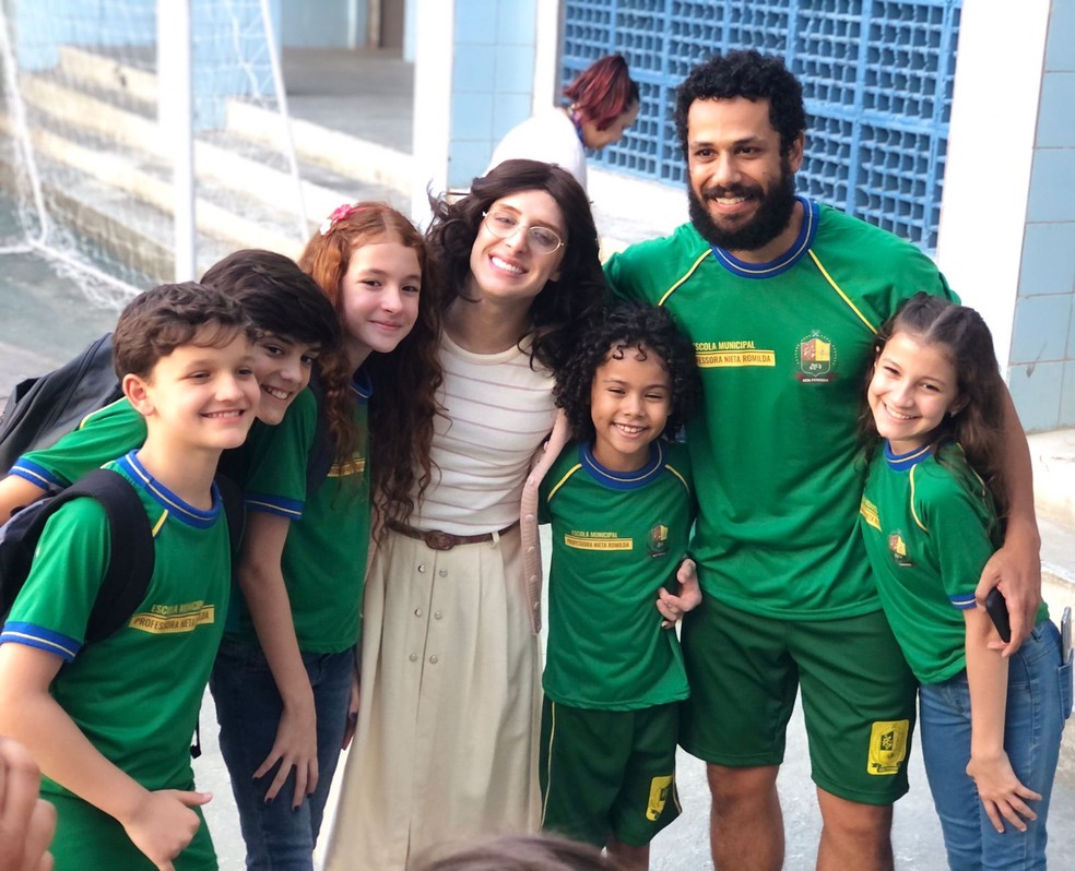 Elenco de "Terra e paixão" grava cena de sonho de Ramiro com Kelvin — Foto: Divulgação