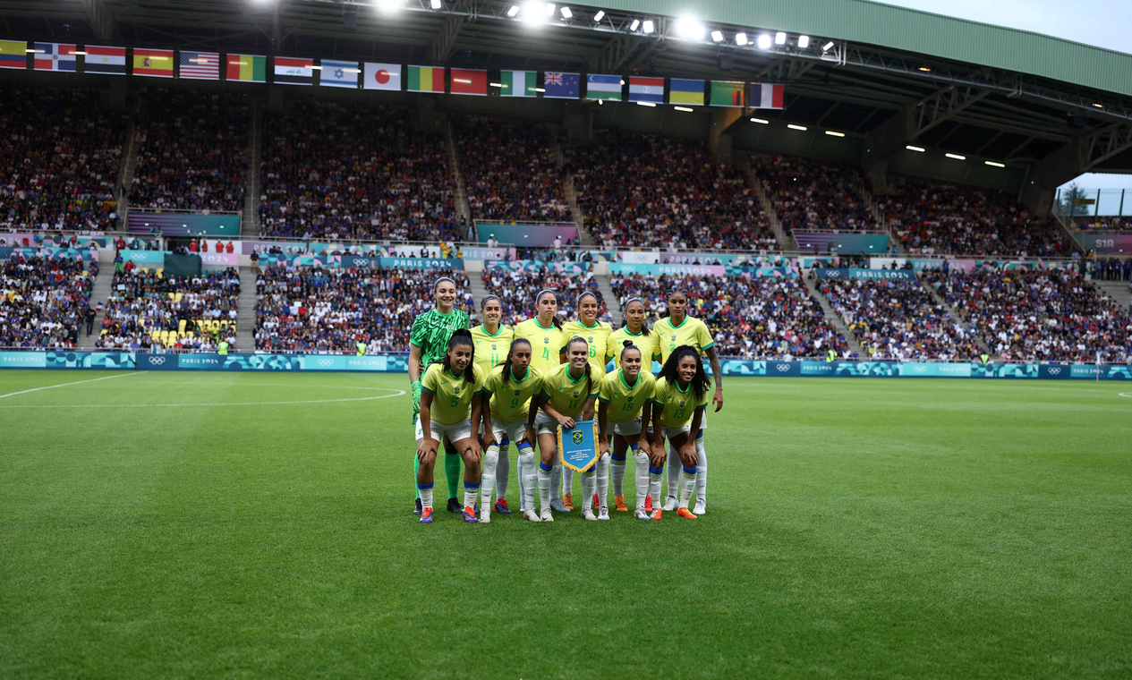 Com vitória heroica contra a França, Brasil vai às semifinais do futebol