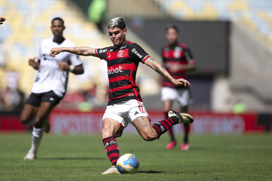 Flamengo volta à campo após a derrota para o Botafogo