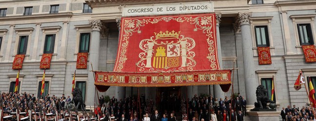 Cerimônia de juramento à Constituição espanhola é tradição da Coroa — Foto: Pierre-Philippe Marcou/AFP