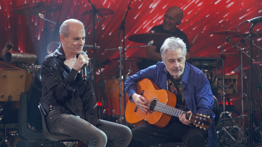 Ney Matogrosso e Roberto de Carvalho no 'Altas Horas'