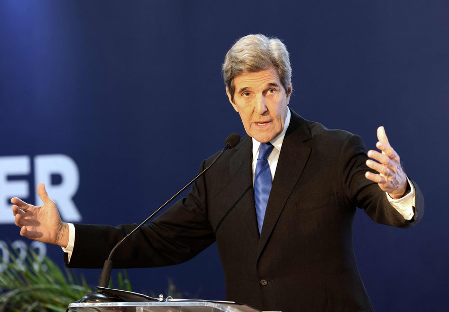 O enviado de Biden para o clima, John Kerry, na COP27, no Egito