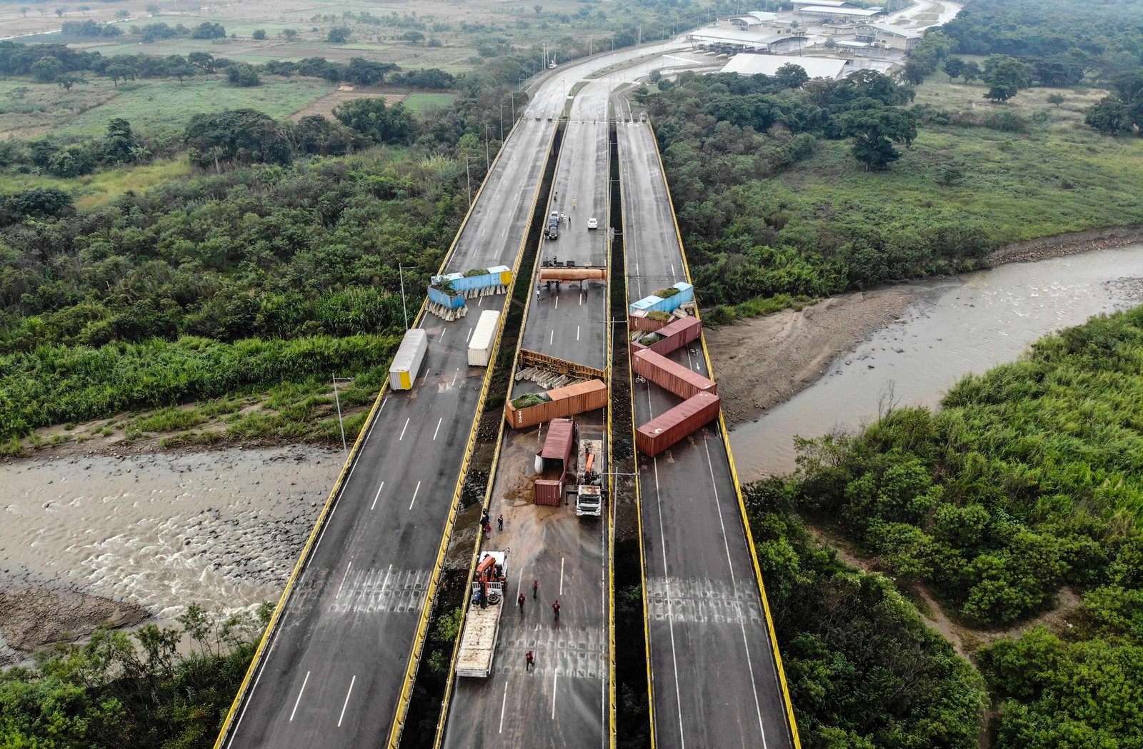 Presidente venezuelano, Nicolás Maduro, começa reabrir terrestre com a Colômbia — Foto: EDINSON ESTUPINAN/AFP