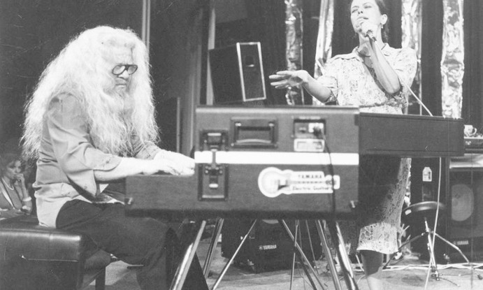 No show do Festival de Montreux, na Suíça, em 1979, ao lado de Hermeto Pascoal.