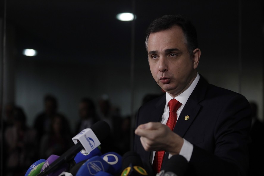 O presidente do Senado, Rodrigo Pacheco (PSD-MG), em entrevista sobre dívida dos estados