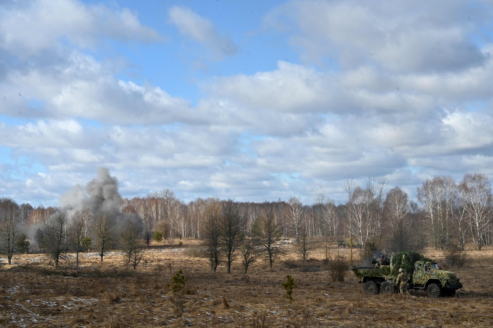 O reator número quatro de Chernobyl explodiu em 26 de abril de 1986, causando um acidente nuclear que matou centenas e espalhou contaminação radioativa por uma larga extensão territorial — Foto: Sergei Supinsky / AFP