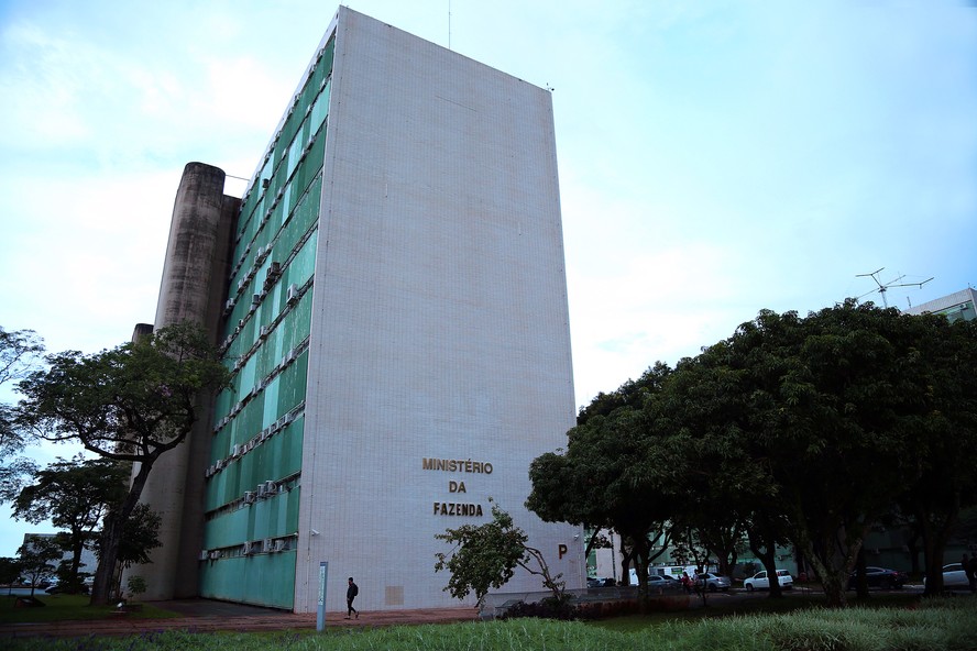 Fachada do Ministério da Fazenda, na Esplanada dos Ministérios, em Brasília