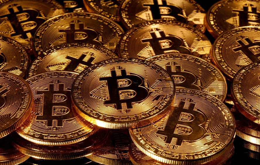 O bitcoin é uma das criptomoedas disponíveis no mercado REUTERS