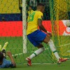 Raphinha marca para o Brasil contra o Uruguai - NELSON ALMEIDA / AFP