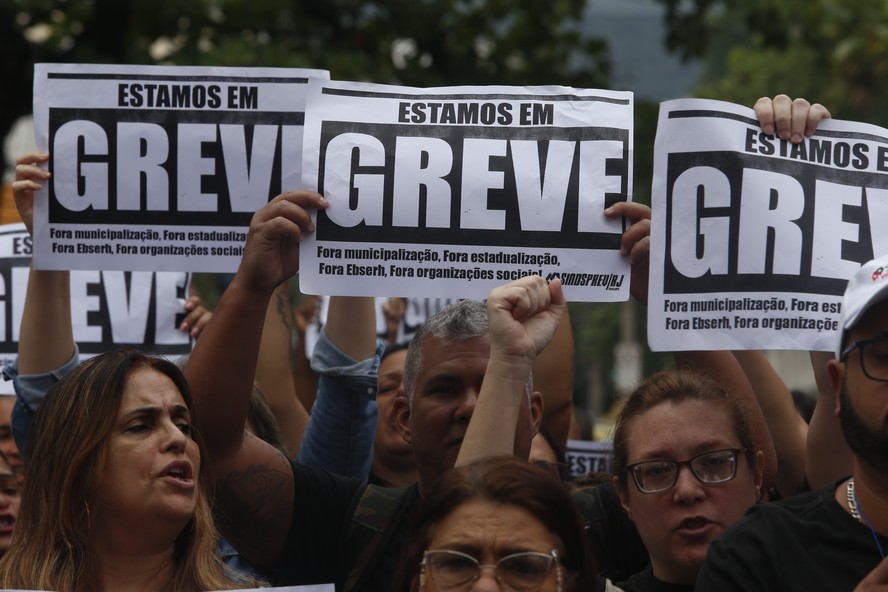 Servidores realizam protesto contra municipalização do Hospital do Andaraí