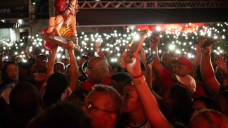 Celebrações do Dia de São Jorge, no bairro Quintino, no Rio de Janeiro - Foto: Pablo PORCIUNCULA / AFP