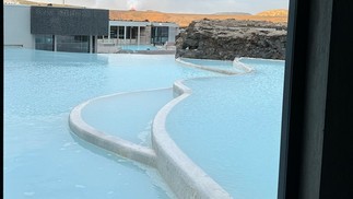 Alexandre Negrão e Elisa Zarzur ficaram no The Retreat at Blue Lagoon Iceland — Foto: Reprodução Instagram