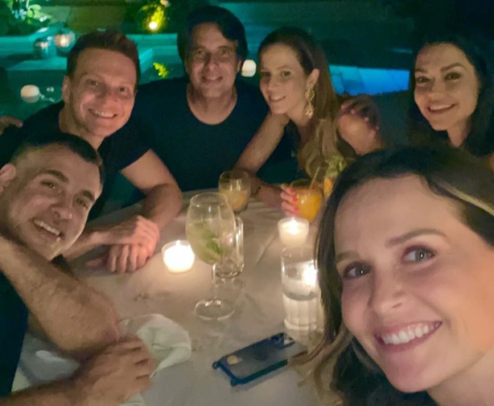 Thais Fersoza e Michel Teló encontram com o casal Fernanda Rodrigues e Raoni Carneiro  — Foto: Reprodução Instagram