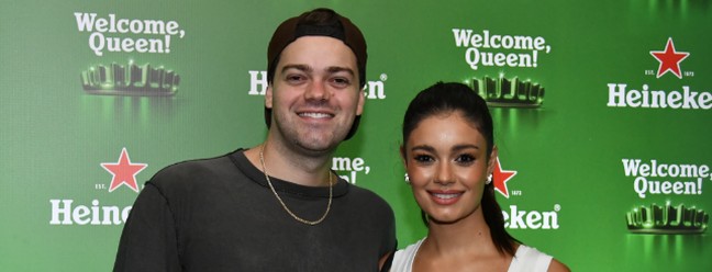 Sophie Charlotte e Angelo Wolf posam antes de show de Madonna — Foto: RÔMULO GUIMARÃES/CS EVENTOS