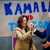 Para analista, Kamala e Walz trocaram mensagem sombria de Biden por visão otimista, com espaço para brincadeiras nas redes sociais - Andrew Harnik/Getty Images via AFP