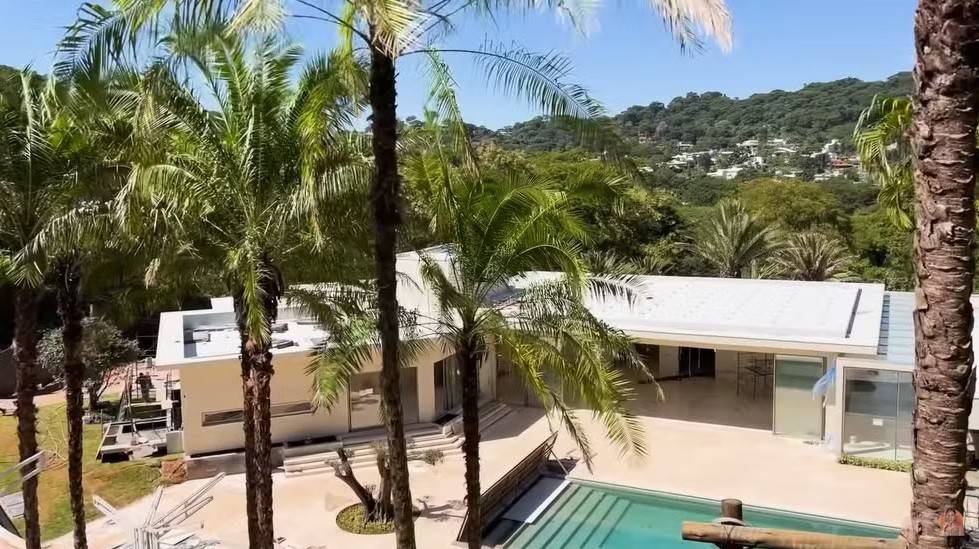 Área externa da nova mansão de Virginia Fonseca — Foto: Reprodução/Instagram