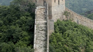 Construção da muralha, com milhares de quilômetros, começou no século III a. C. e durou centenas de anos. — Foto: Robb Kendrick/The New York Times