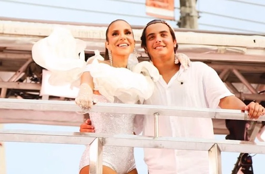 Ivete Sangalo se se apresentou com o filho no Carnaval de Salvador