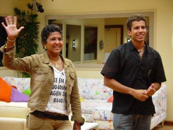 Cida e Thiago duelaram pelo título de campeão do "BBB" 4, e ela levou a melhor com 69% dos votos — Foto: Reprodução/TV Globo