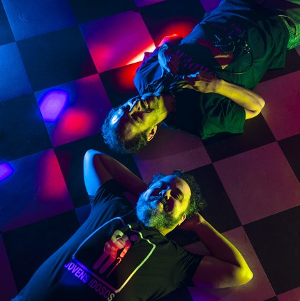Os DJs Dodô Azevedo, da Jovens Idosos, e Janot, da Terapia — Foto: Leo Martins
