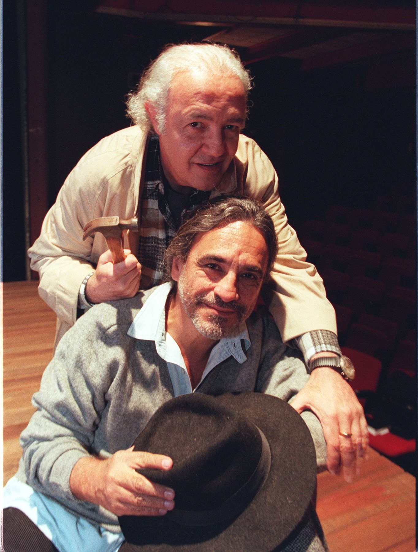 O diretor com o ator Ney Latorraca, em 1998. — Foto: Sergio Andrade