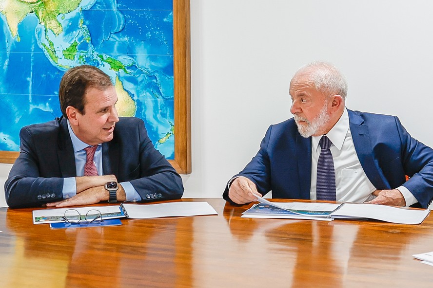 O prefeito do Rio, Eduardo Paes (PSD), durante audiência com o presidente Luiz Inácio Lula da Silva (PT) no Palácio do Planalto em junho de 2023