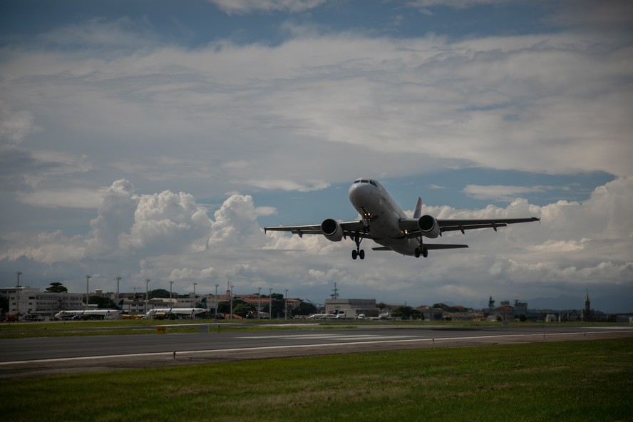 Decolagem no Santos Dumont: passagens caras